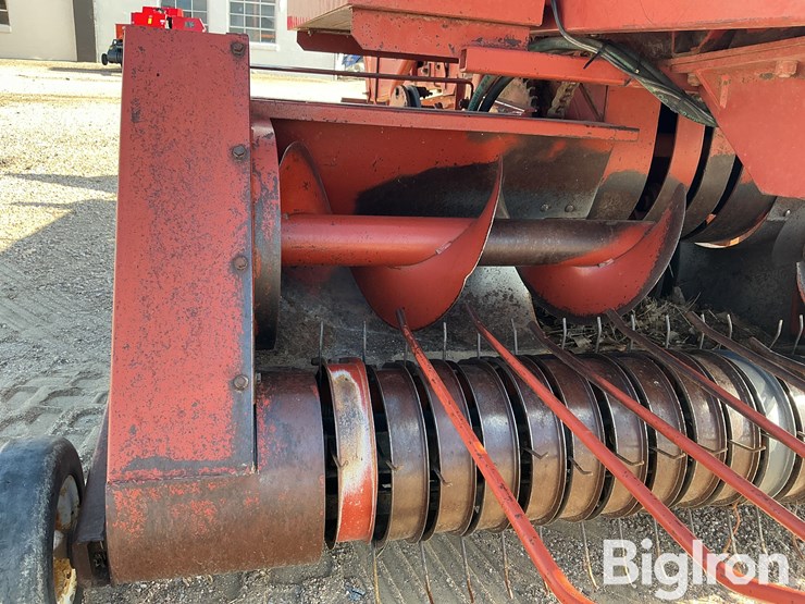 hesston-4650-image-17