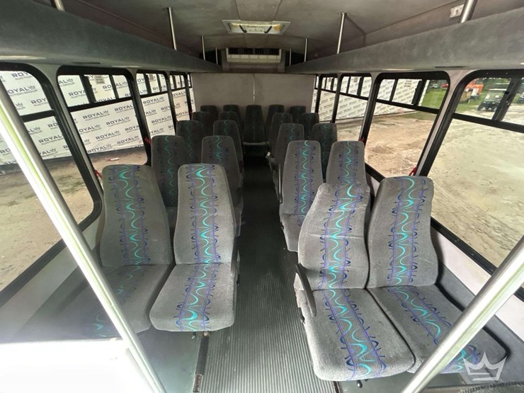 2011-ford-e450-image-12