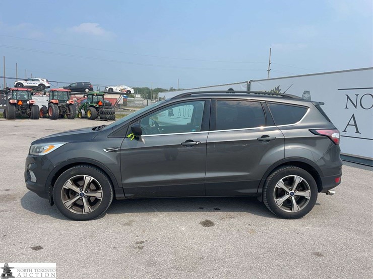 2017-ford-escape-se-image-8