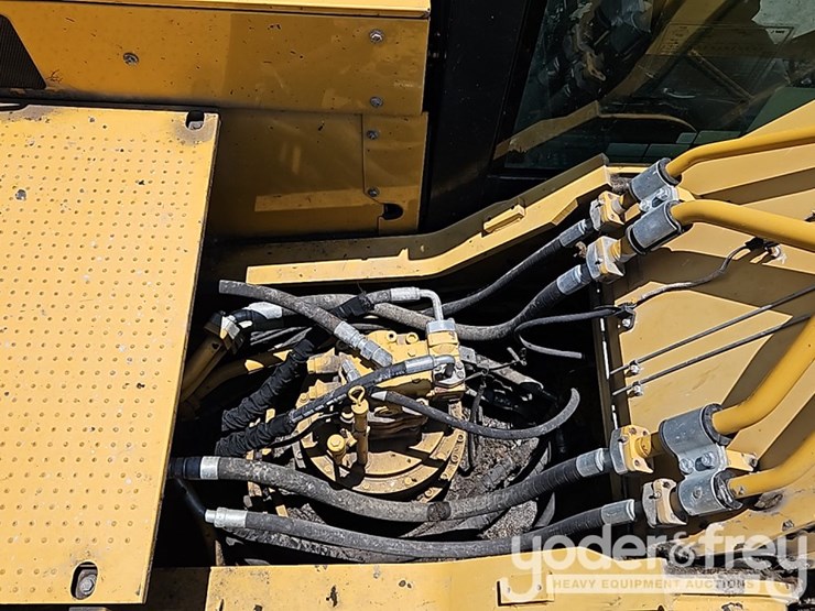 2015-caterpillar-336fl-image-35
