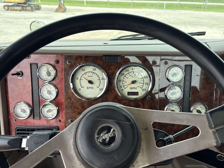 2005-international-9400i-image-18