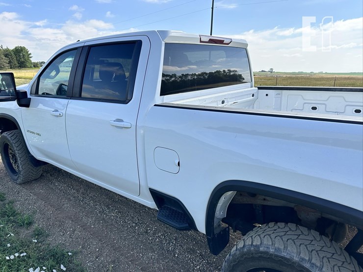 2021-chevrolet-silverado-2500hd-lt-image-9