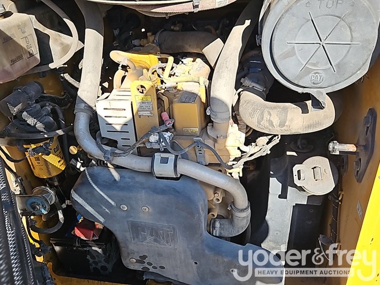 2021-caterpillar-289d3-image-24