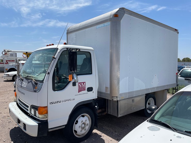 #2254-•-1998-isuzu-2-ton-cargo-truck-image-1