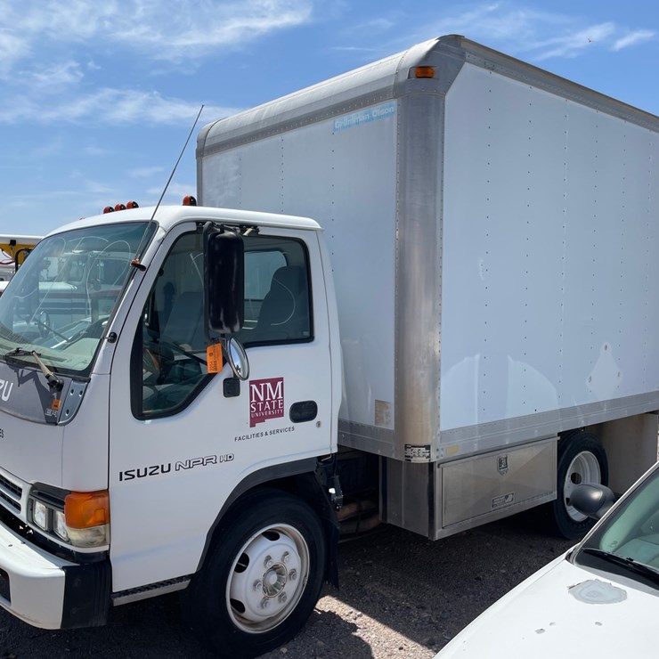 #2254 • 1998 Isuzu 2-Ton Cargo Truck