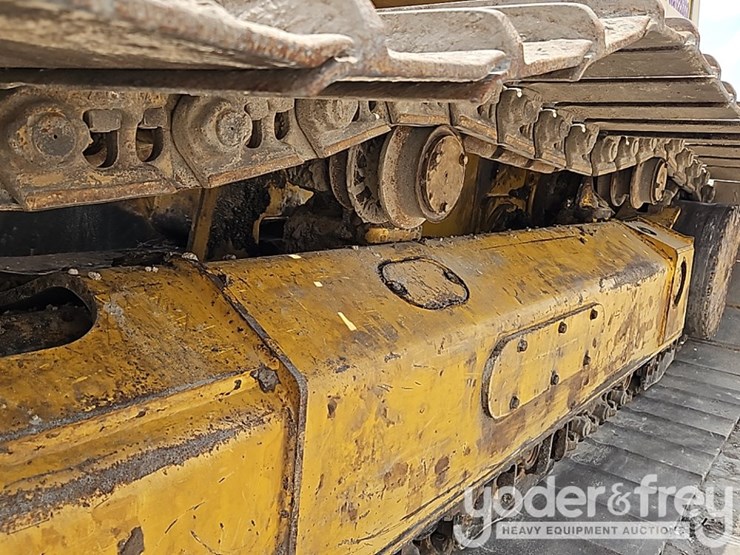2022-deere-750l-image-22