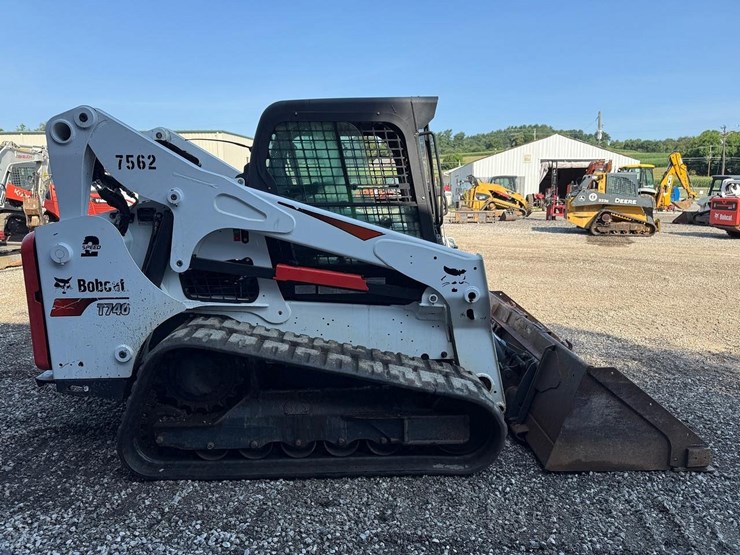 2020-bobcat-t740-image-5