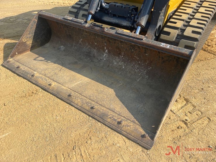 2021-deere-331g-image-9