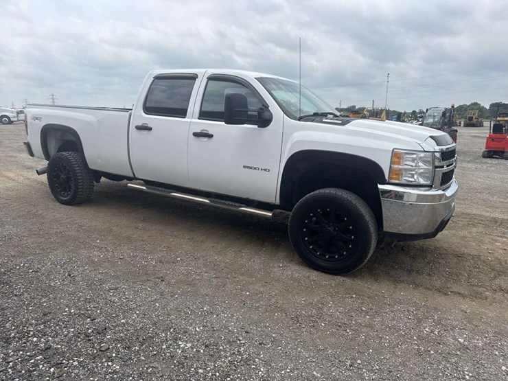 2013-chevrolet-2500-image-6