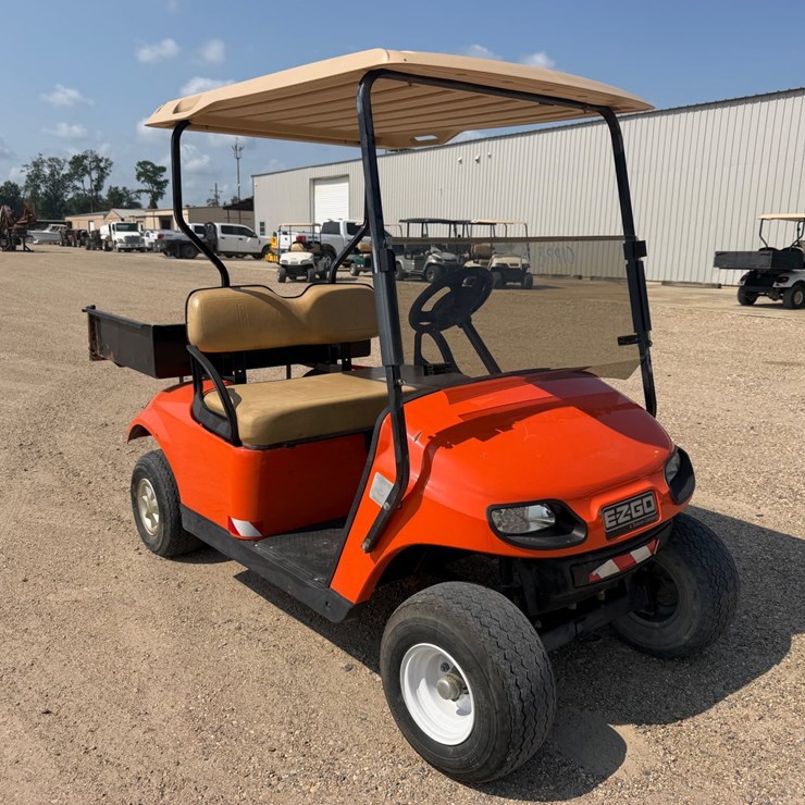 #61 • 2017 EZGO TXT GOLF CART