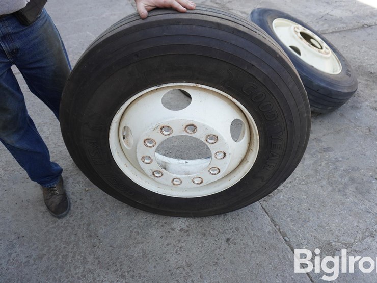 295/75r22.5-tires-&-rims-image-16