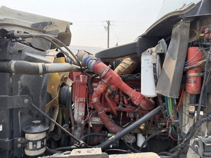 2004-international-5500i-t/a-truck-tractor-image-44