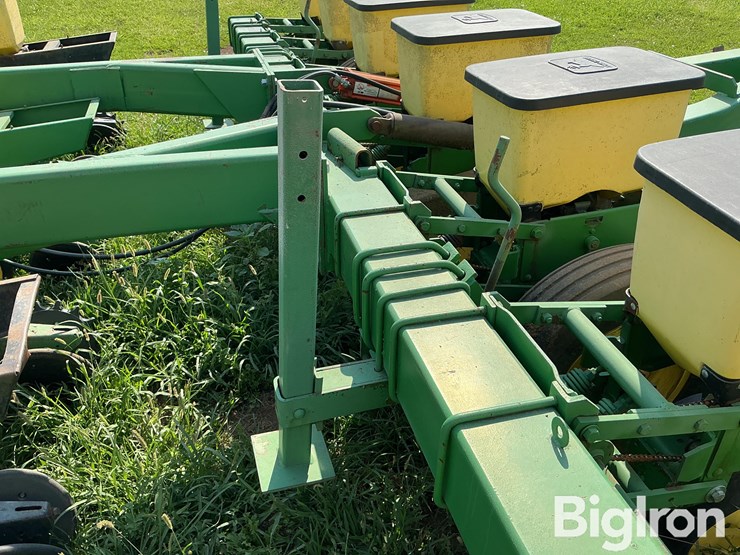john-deere-7000-image-14