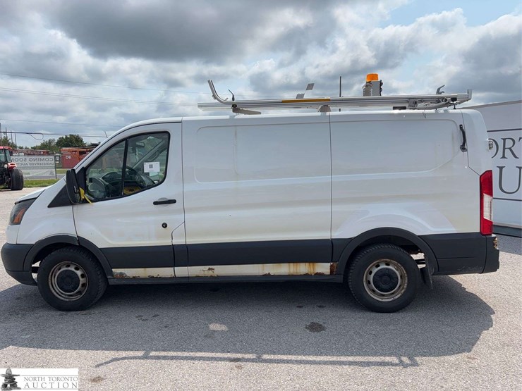 2016-ford-transit-image-8