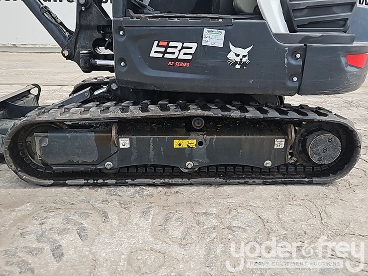 2022-bobcat-e32i-image-24