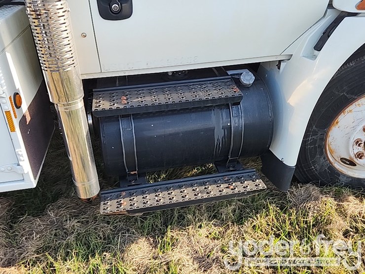 2008-international-durastar-4300-image-19