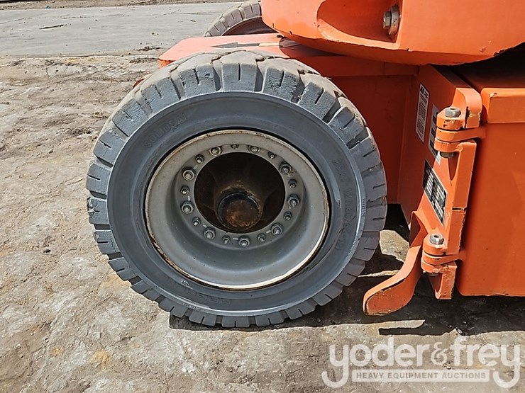 2016-jlg-e300ajp-image-11