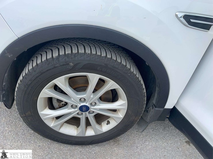 2017-ford-escape-image-24