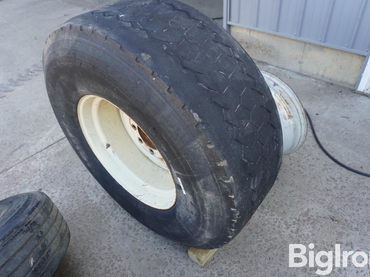 445/65r22.5-tire-and-rims-image-5