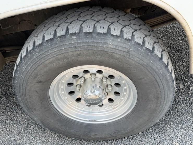 2002-chevrolet-silverado-2500hd-image-11