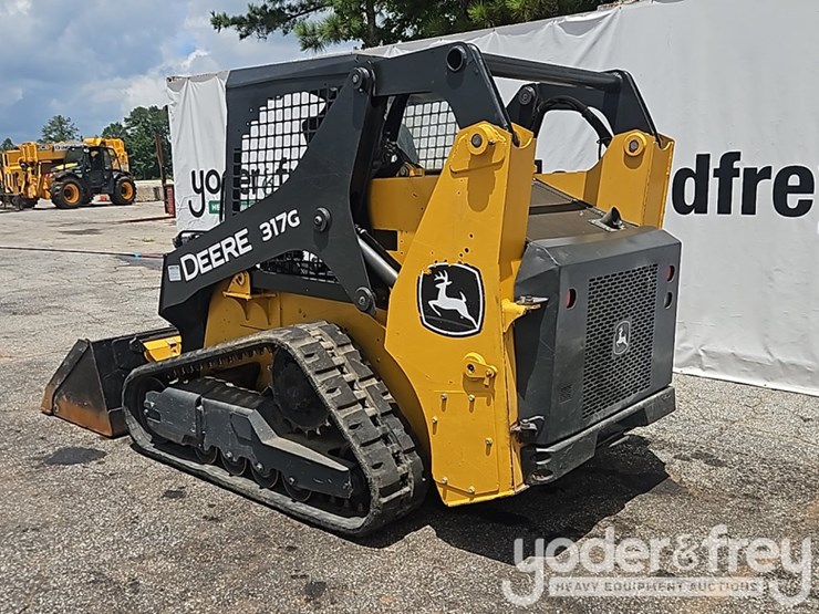 2019-deere-317g-image-3