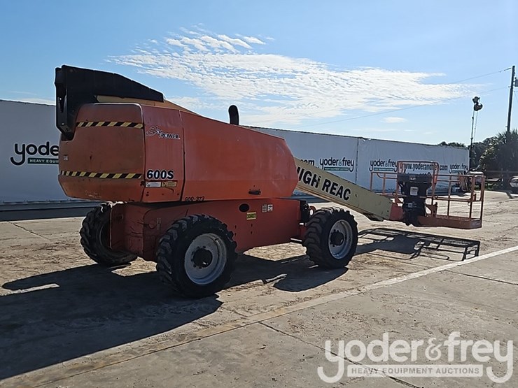 2016-jlg-600s-image-5