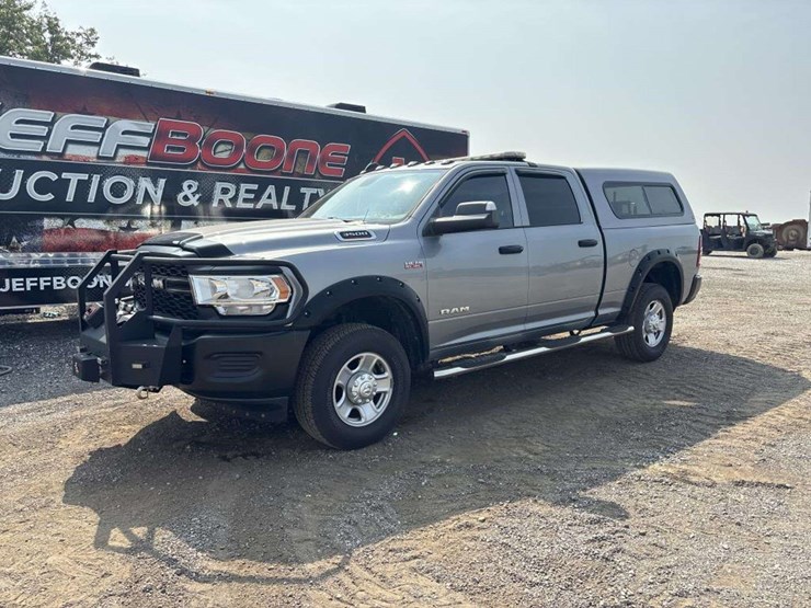 2022-dodge-3500-image-1