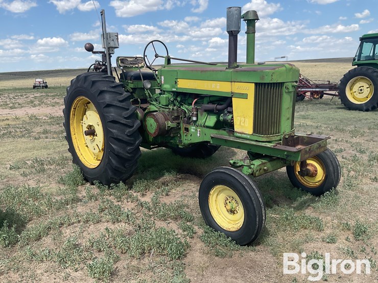 1956-john-deere-720-image-3