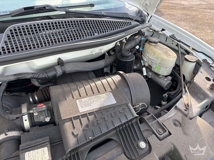 2017-chevrolet-express-2500-image-9