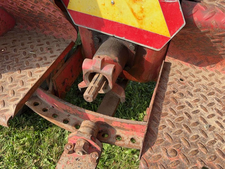 massey-ferguson-444-image-31