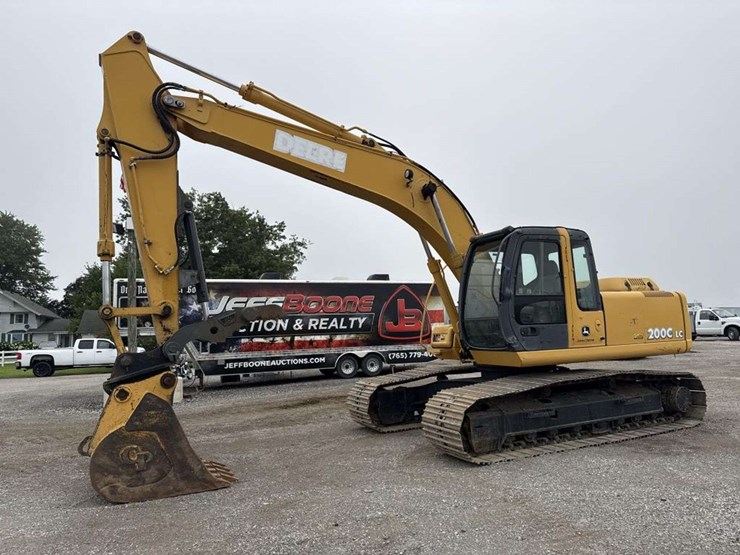 deere-200c-lc-image-1