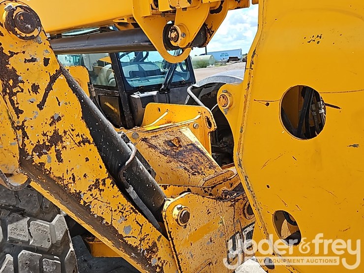 2016-jcb-510-56-image-14