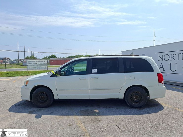 2011-dodge-grand-caravan-se-image-8