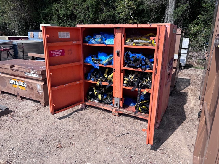 #5107-•-jobsite-toolbox-with-safety-harness-and-lanyards-image-1