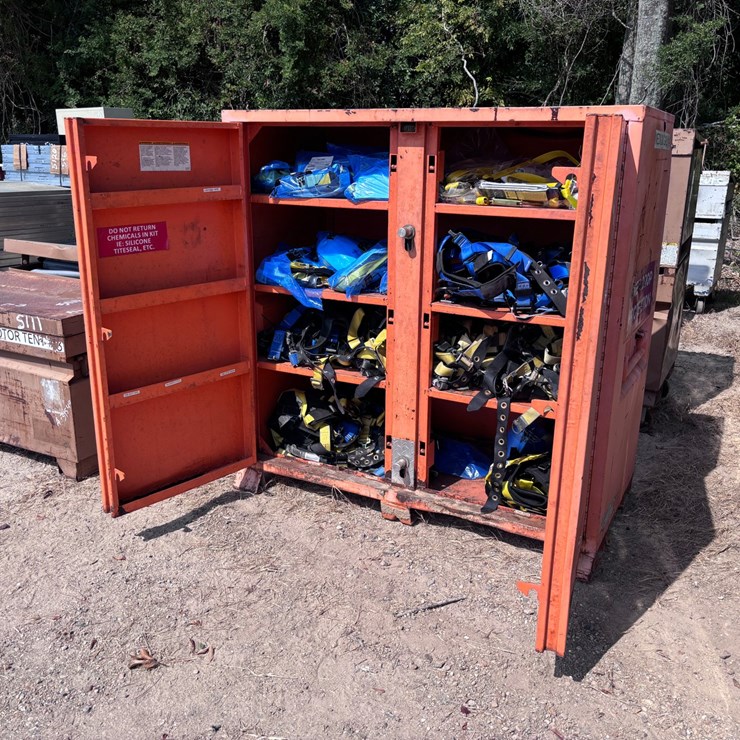 #5107 • JOBSITE TOOLBOX WITH SAFETY HARNESS AND LANYARDS