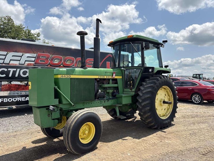 john-deere-4430-image-1