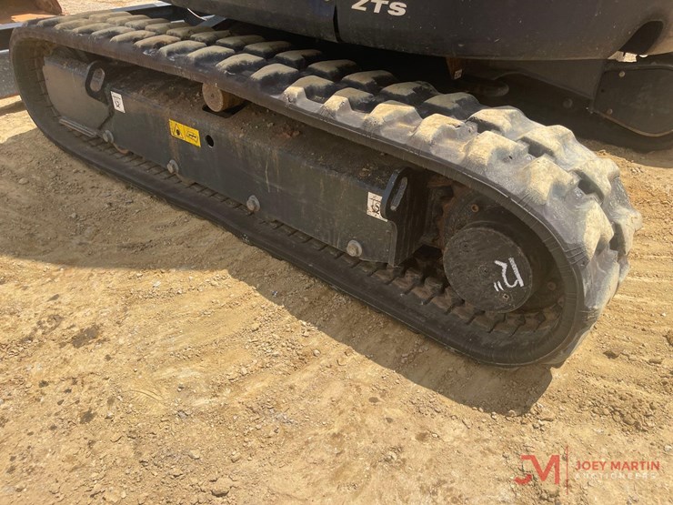 2025-bobcat-e35-r2-series-mini-excavator-image-9