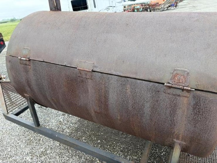 5-foot-barrel-smoker-on-trailer-image-8