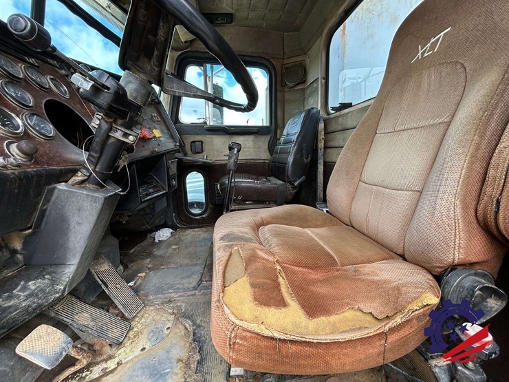1987-peterbilt-379-image-57
