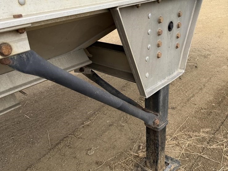 2011-wilson-grain-trailer-image-40