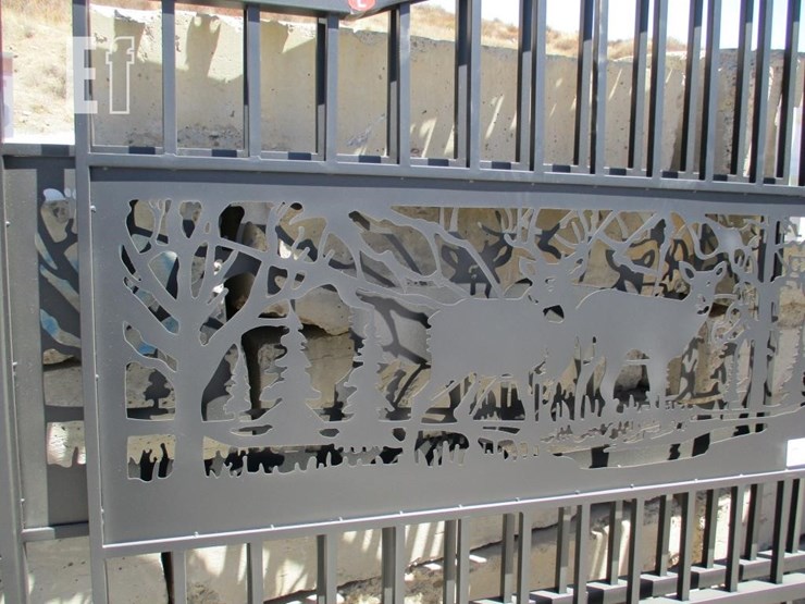7'-x-20'-bi-parting-driveway-farm-gate-image-3