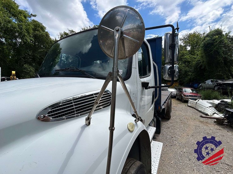 2015-freightliner-m2-t/a-flatbed-truck-image-15