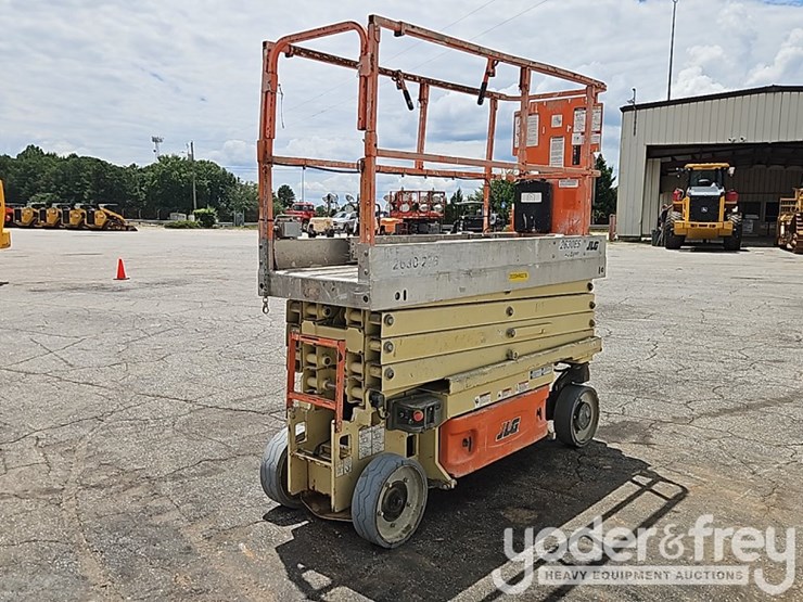 2015-jlg-2630es-image-5