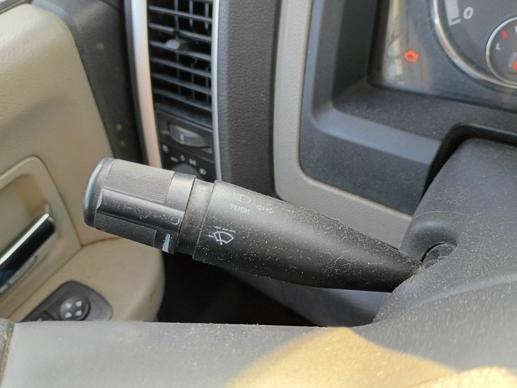2012-dodge-1500-image-46