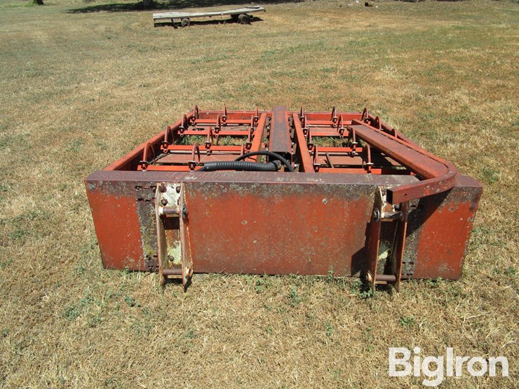 farmhand-10-bale-image-6