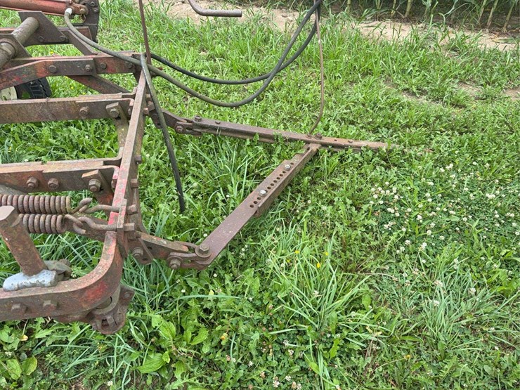 (6)-bottom-ih-plow-image-3