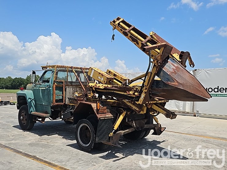 1987-ford-f700-image-4