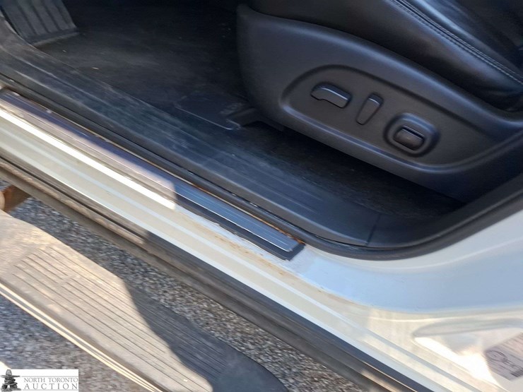 2014-nissan-pathfinder-image-30