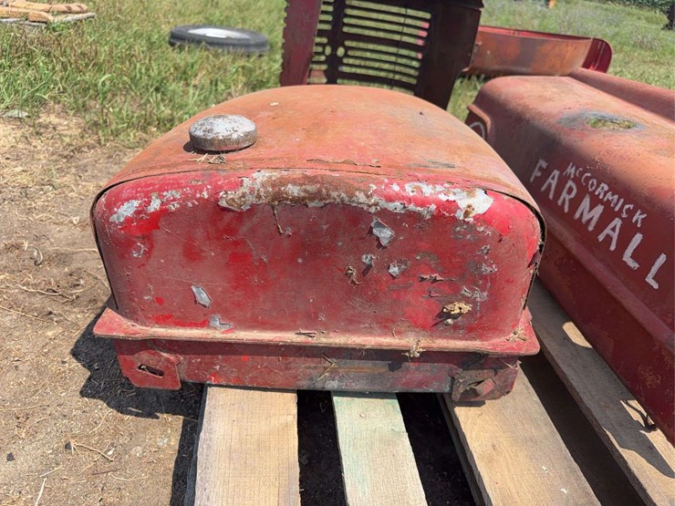 farmall-m-sheet-metal-image-10