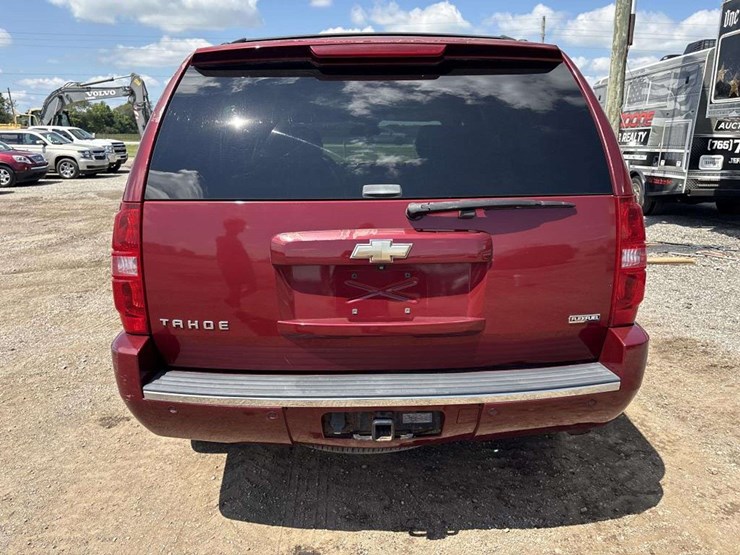 2009-chevrolet-tahoe-ltz-image-3
